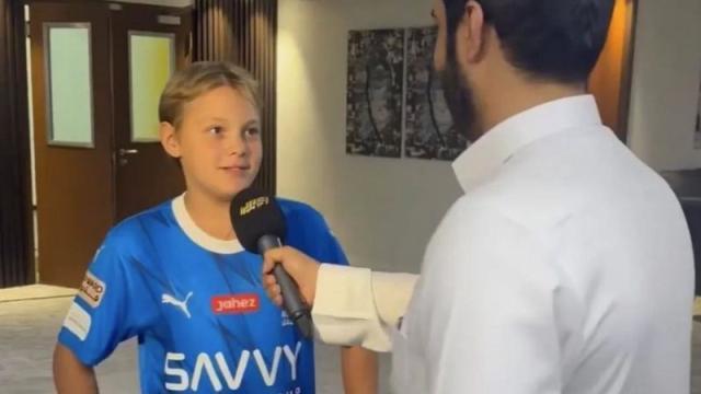 接受沙特电视台采访 内马尔儿子流利英语令人赞叹